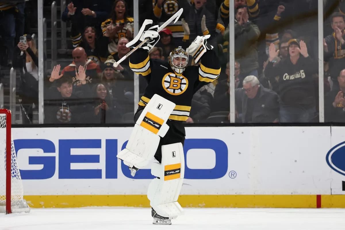 Boston Bruins goaltender Jeremy Swayman (1) celebrates after making the final save during their 3-2 shootout win over the Detroit Red Wings at TD Garden.