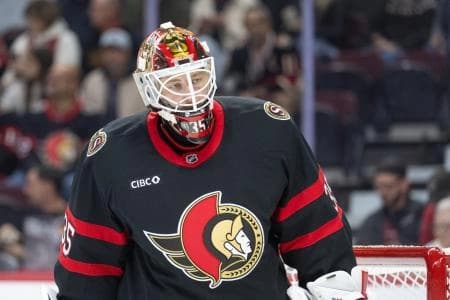 Ottawa Senators goalie Linus Ullmark (35) skates in the third period against the New York Islanders at the Canadian Tire Centre.