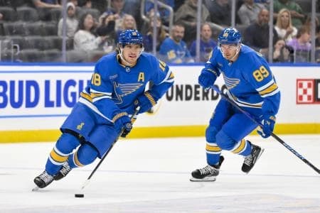 St. Louis Blues center Robert Thomas (18) controls the puck against the Ottawa Senators during the second period at Enterprise Center.