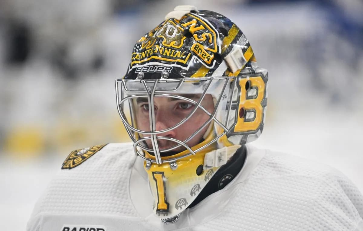 Boston Bruins goalie Jeremy Swayman